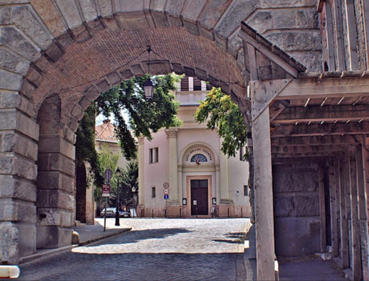 Budasmile Appartment At Buda Castle - Aircon & Free Parking Budapesta Exterior foto
